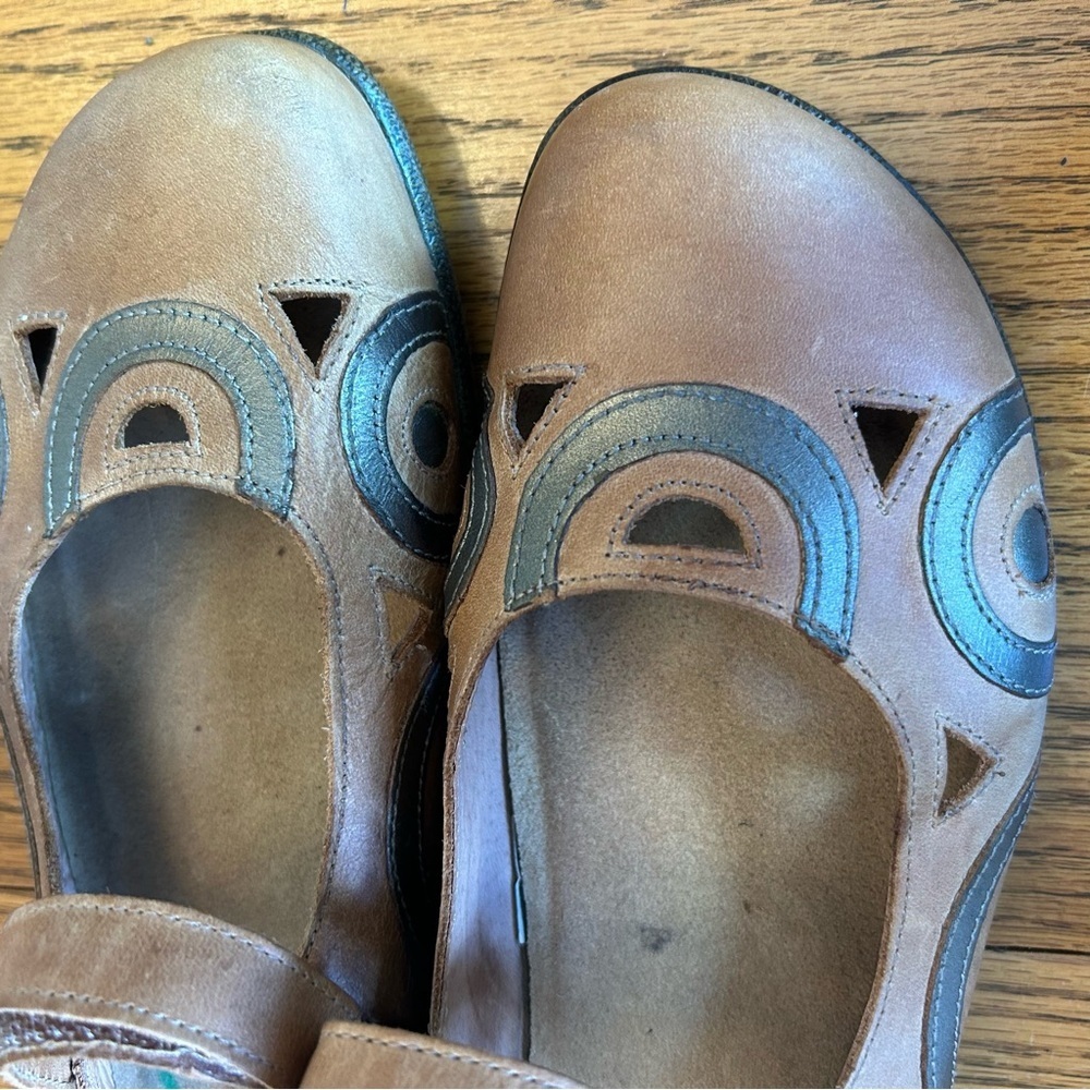 Naot Brown and Metallic Gray Leather Mary Jane Flats Heel & Ankle Velcro Straps - Picture 3 of 9